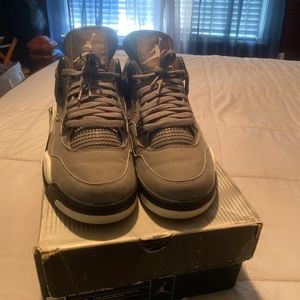 2004 Cool Grey 4’s